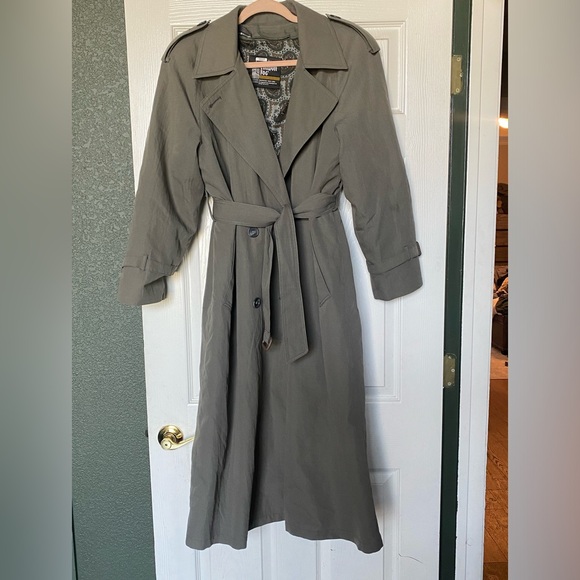 Women’s London Fog trench coat - Picture 1 of 11